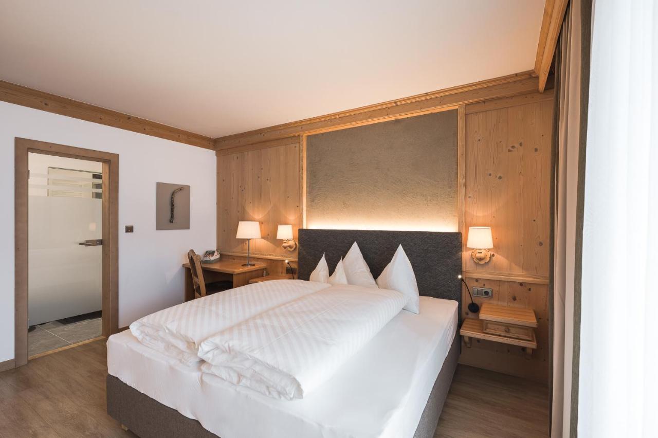Hotel Alpenhof Tirolo Ngoại thất bức ảnh