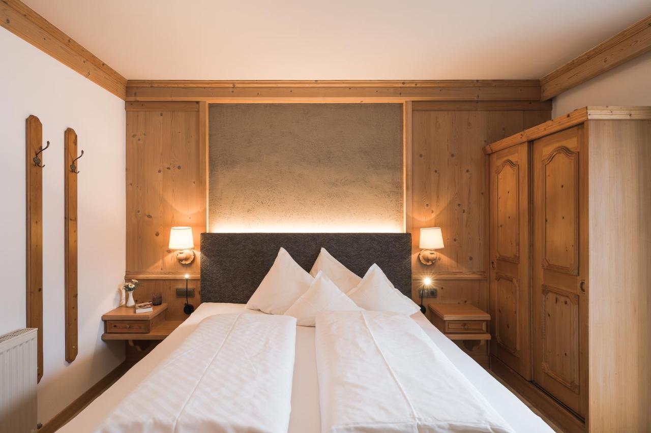 Hotel Alpenhof Tirolo Ngoại thất bức ảnh