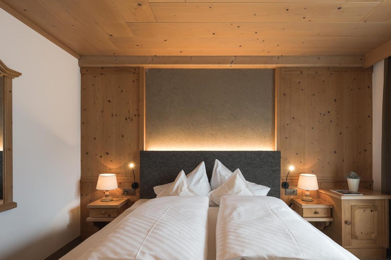 Hotel Alpenhof Tirolo Ngoại thất bức ảnh