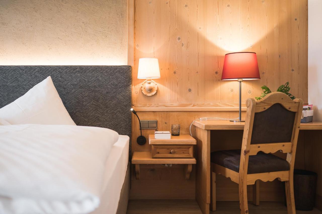 Hotel Alpenhof Tirolo Ngoại thất bức ảnh