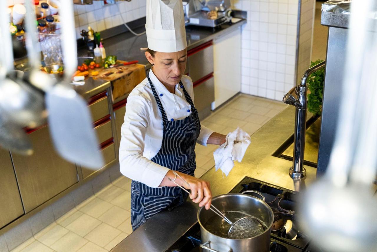 Hotel Alpenhof Tirolo Ngoại thất bức ảnh